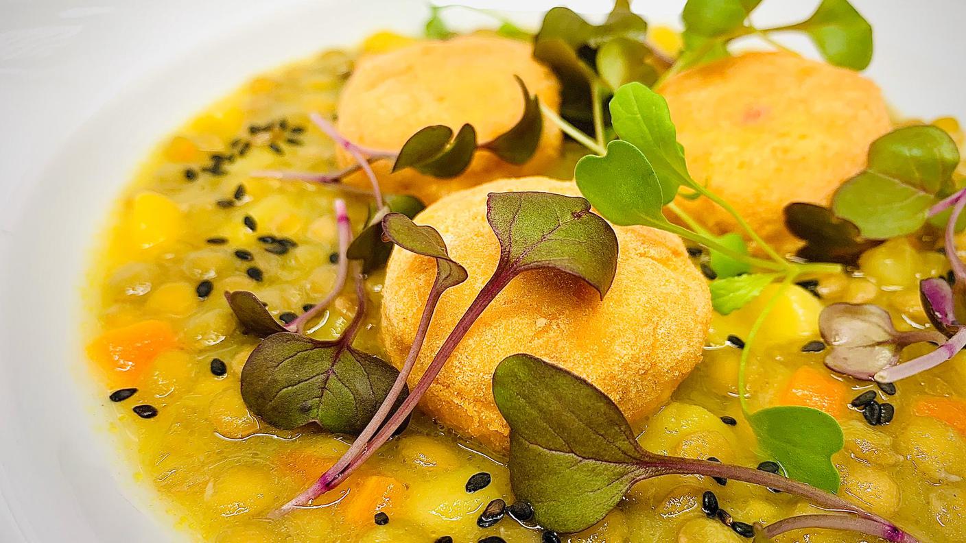 Zuppetta di lenticchie con polpettine di pollo e gamberi