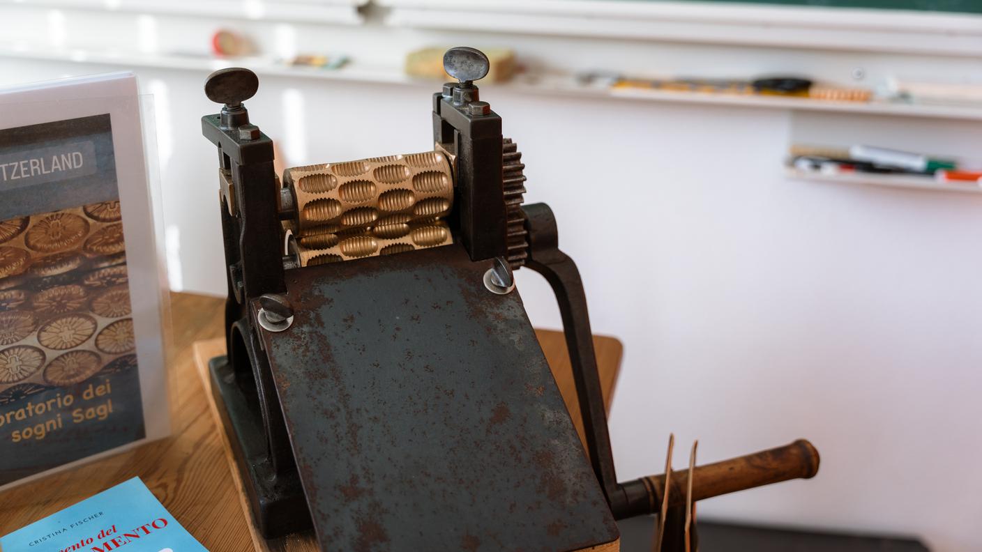 Una vecchia macchina per produrre caramelle