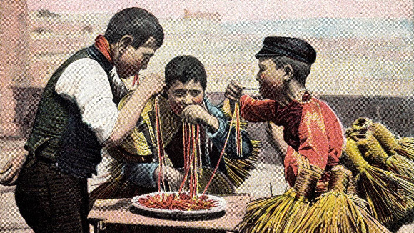 mangiamaccheroni, Napoli, mangiari di strada