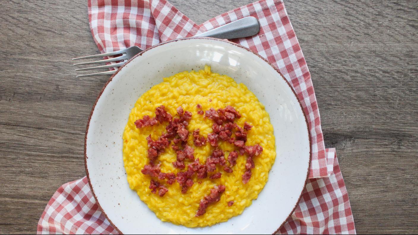 Risotto allo zafferano e luganighetta