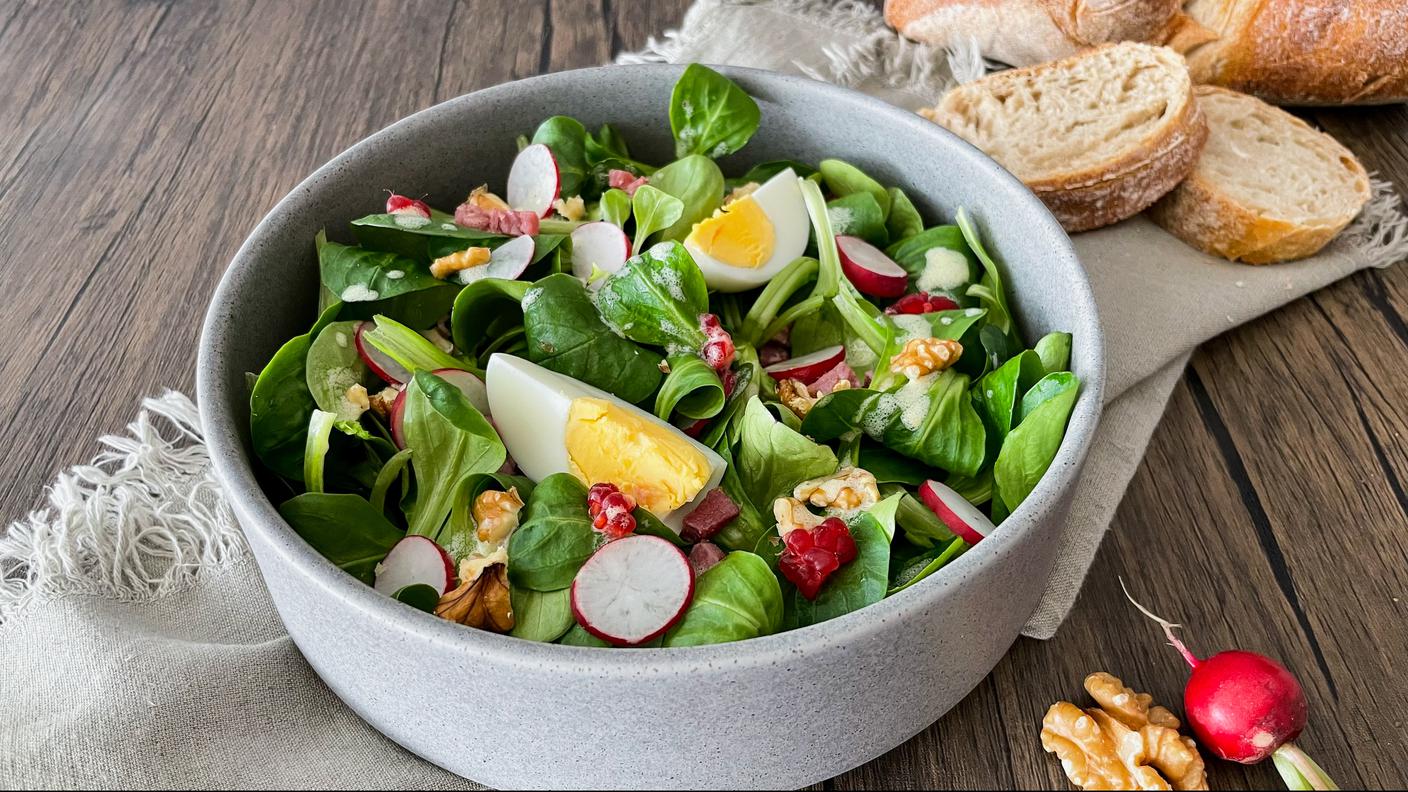 Insalata formentino con uova e rapanelli