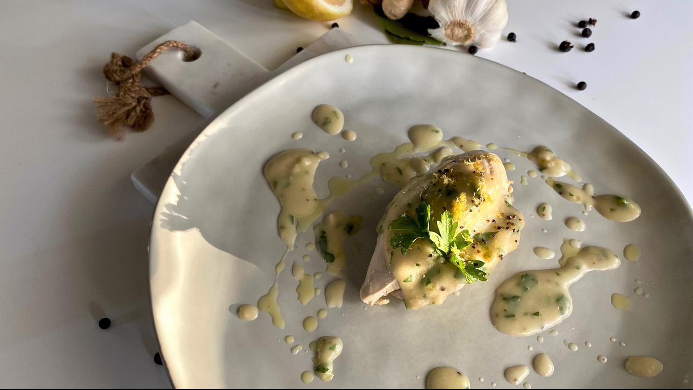 Petto di pollo in cottura passiva con salsa al limone e pepe Vallemaggia