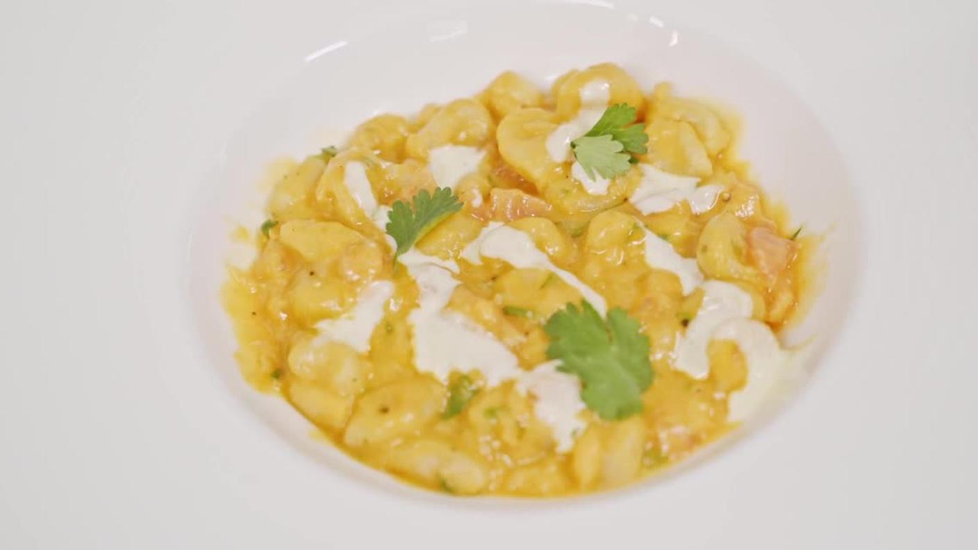 Gnocchetti di pane Maggia mantecati alla crema di cannellini e aroma di Zincarlin