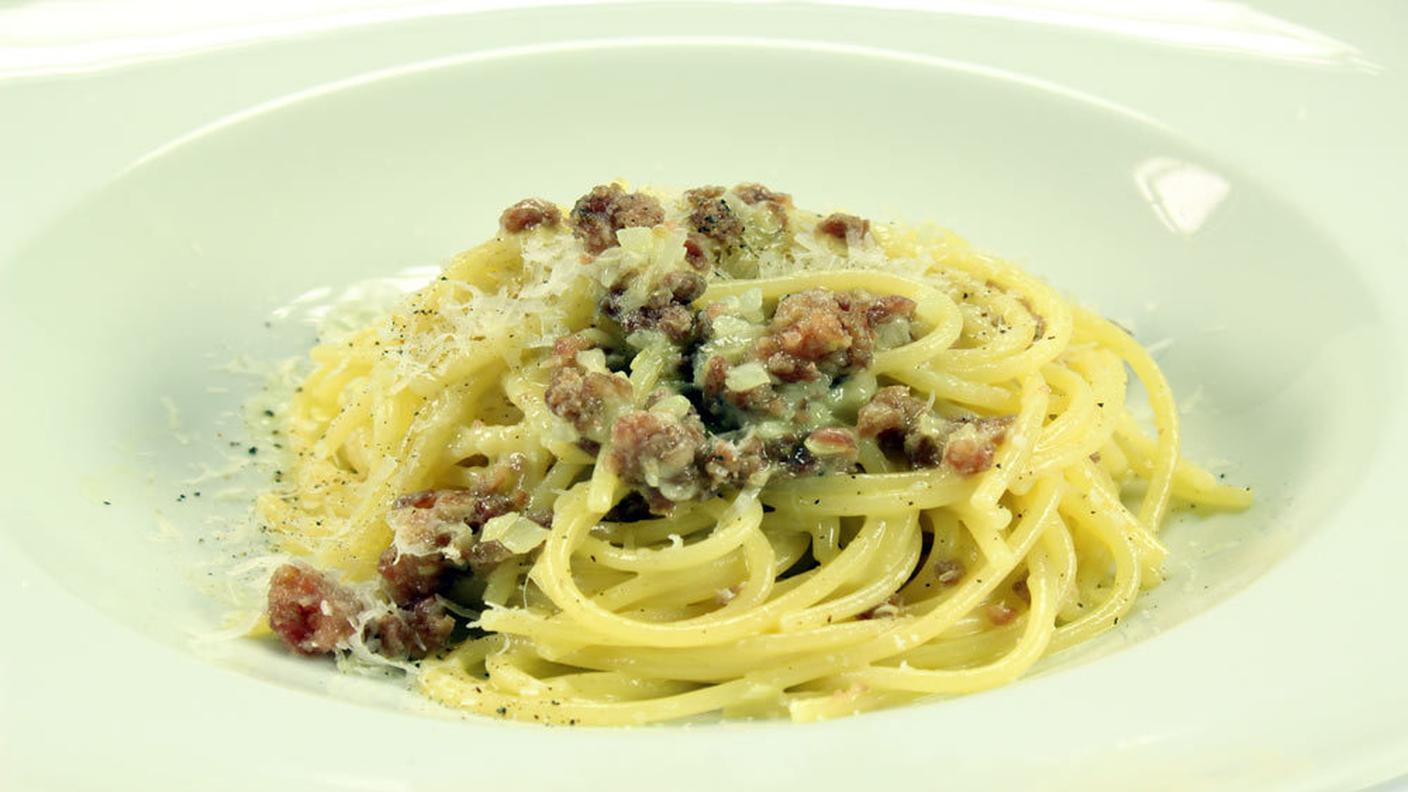 Spaghetti alla carbonara con cotechino