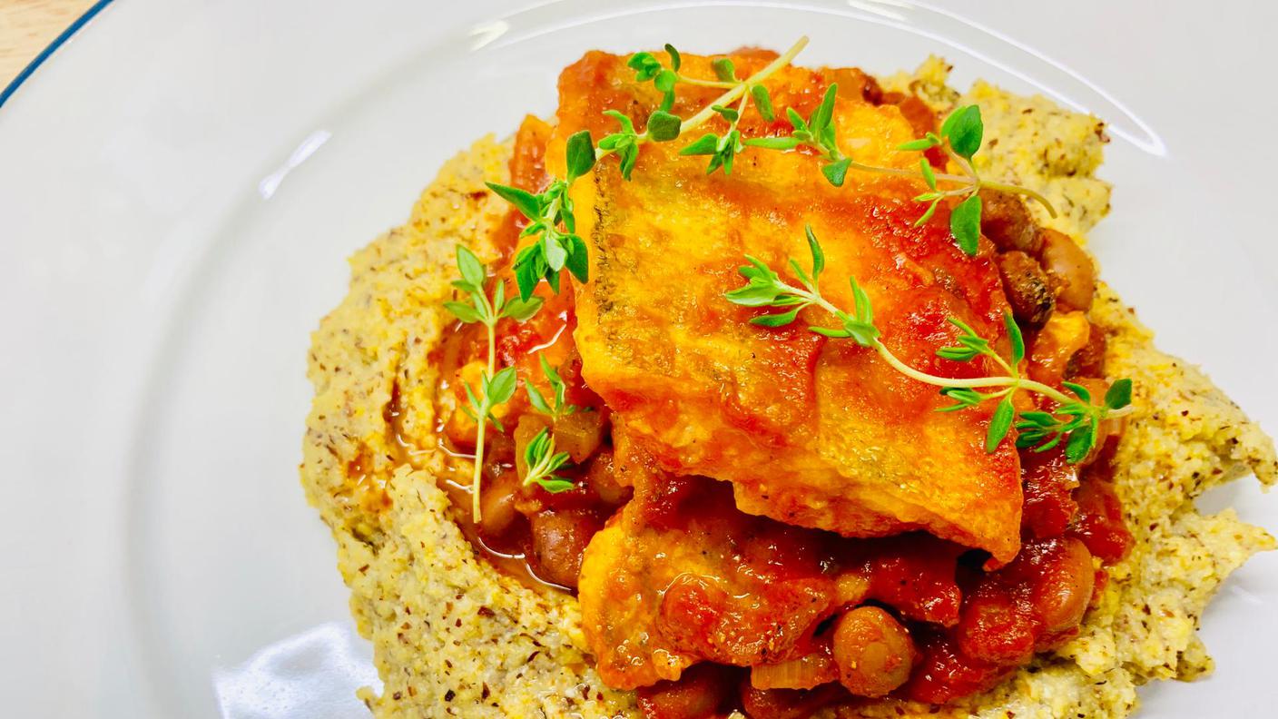 Lucioperca in umido su polenta rossa del Ticino