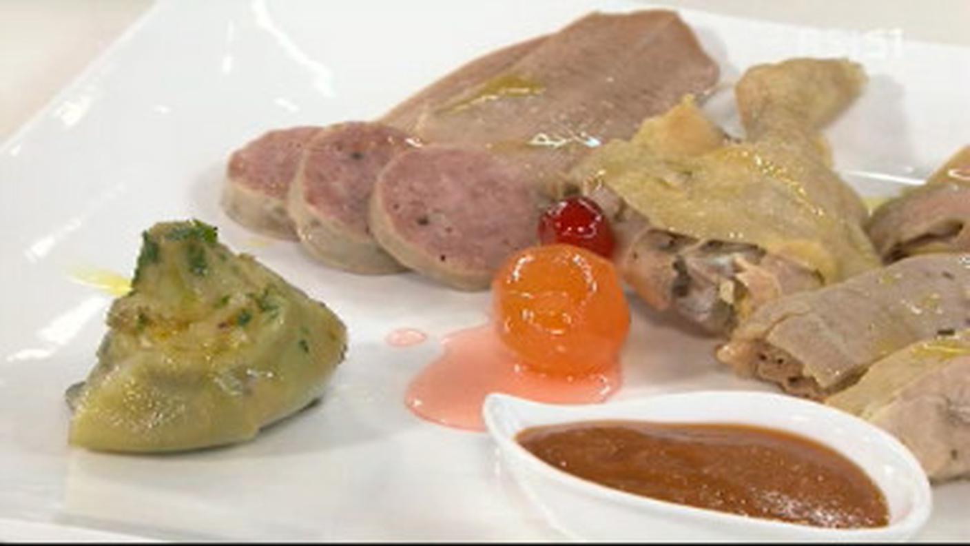 Bollito misto con ketchup fatto in casa, mostarda, carciofi in umido 