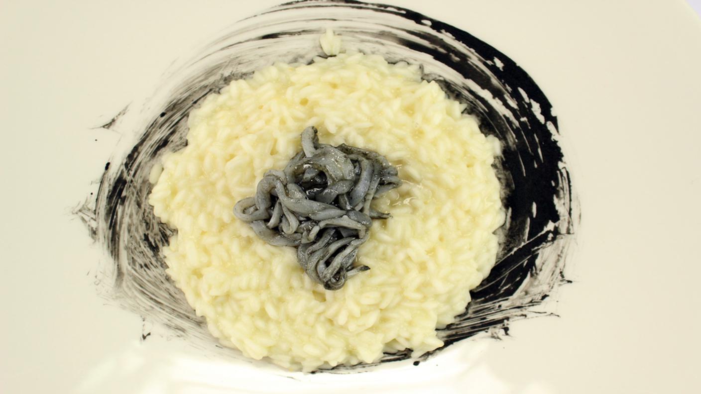 "Bianco e Nero": risotto mantecato allo zenzero con seppia e il suo inchiostro