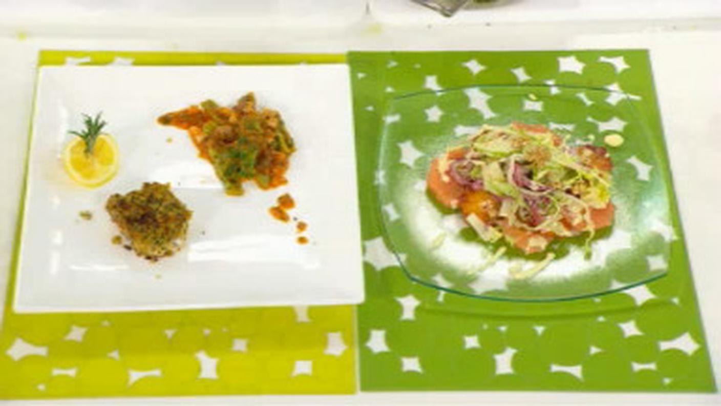 Rustichelle di pollo in crosta di pan brioche, piattoni al pomodoro, insalata iceberg con agrum