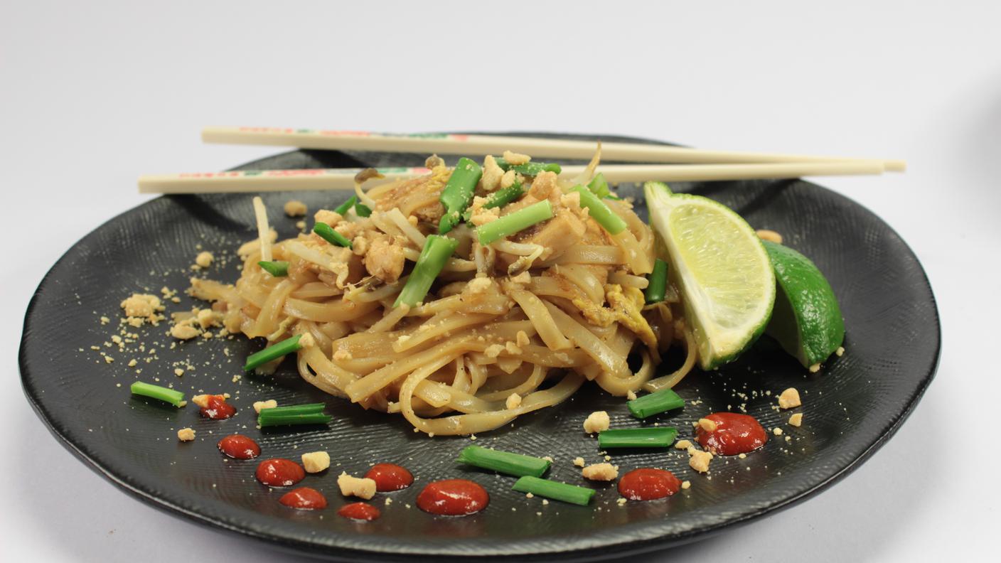 Pad thai con pollo