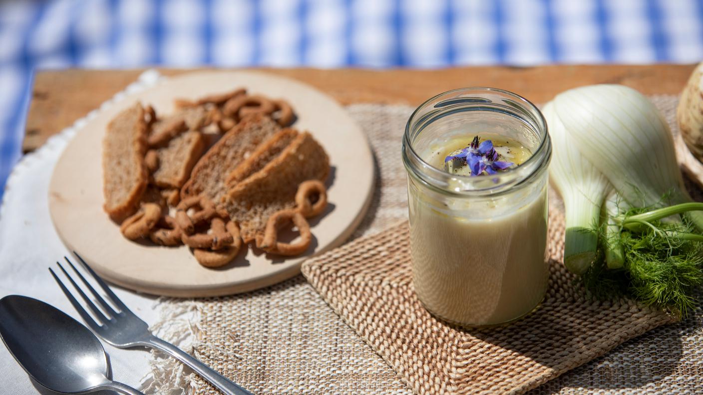 crema di sedano rapa tagliata