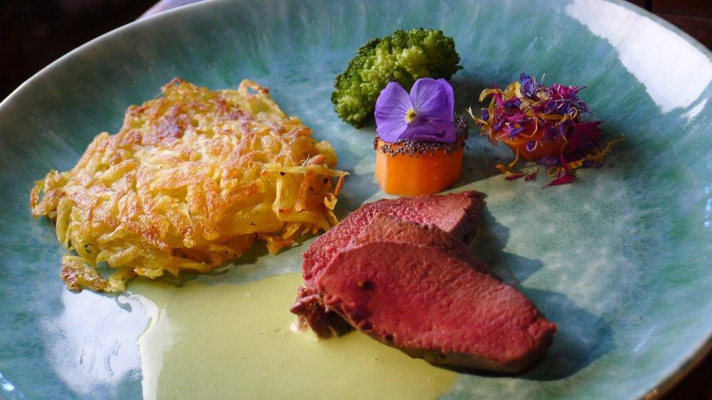 Sella di capriolo con rösti e carote