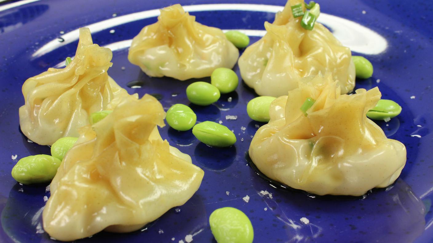 Wonton ai gamberi con edamame e salsa Ponzu