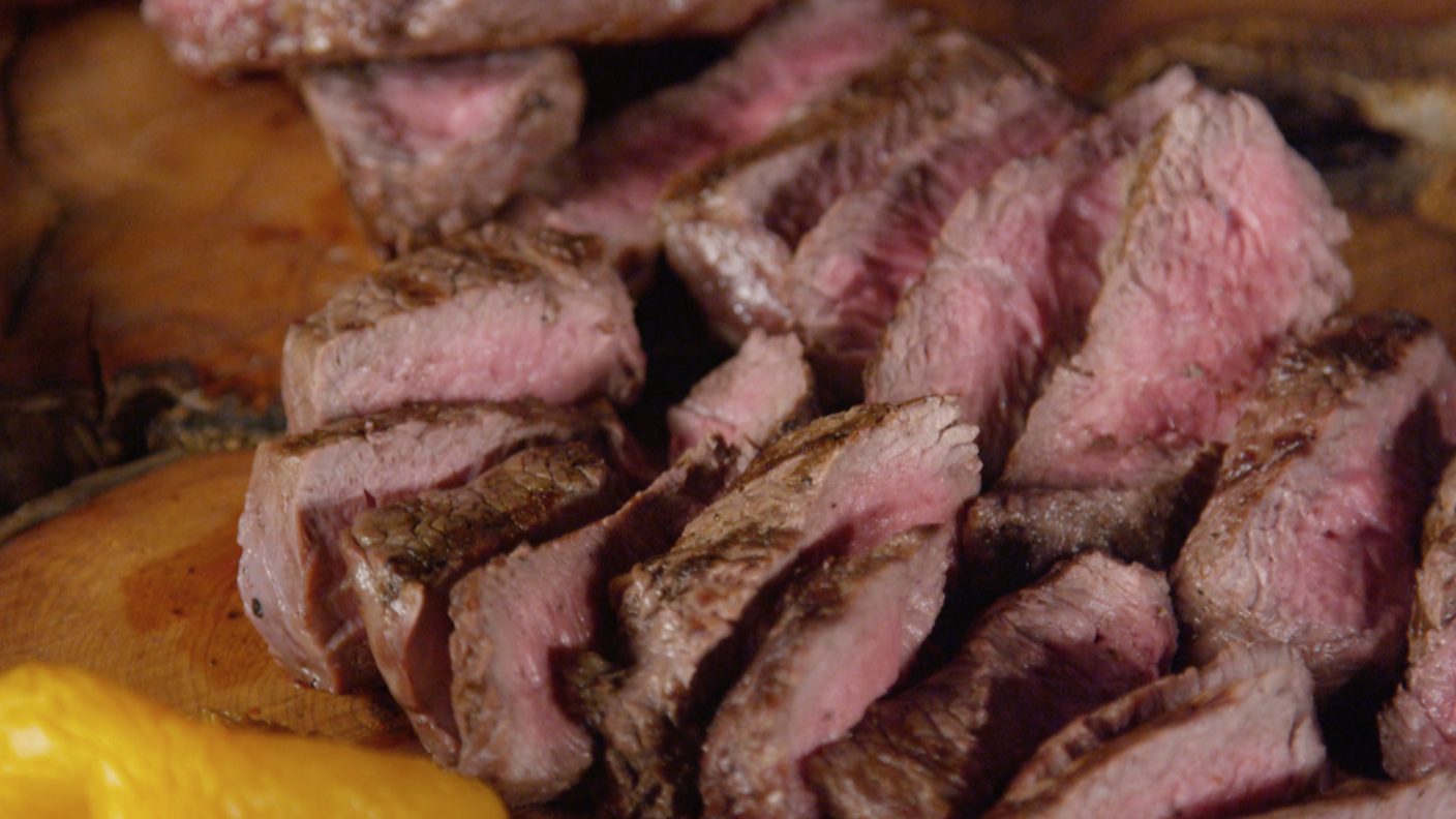 Tagliata di scamone di manzo con salsa all’aceto balsamico