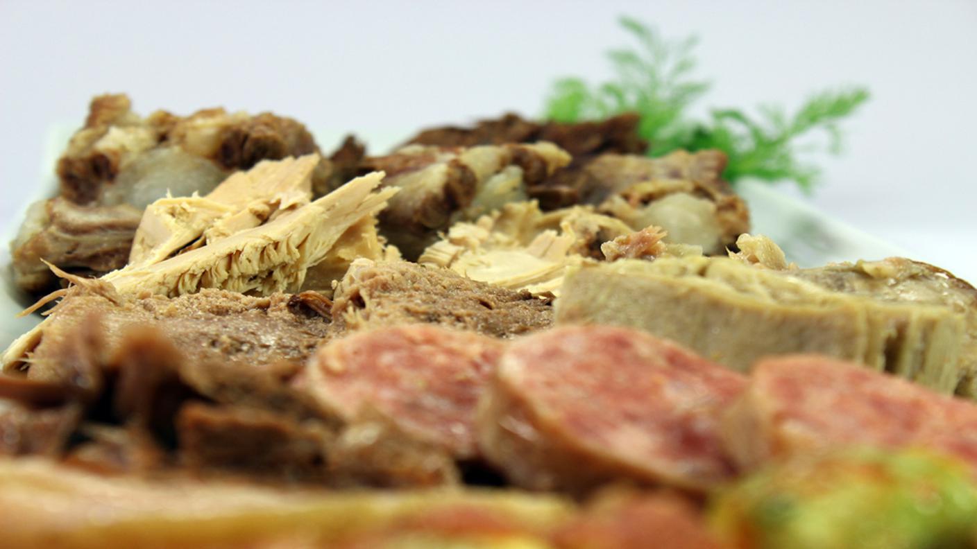 Bollito misto con contorno di zucchine ripiene e sformatino di finocchi
