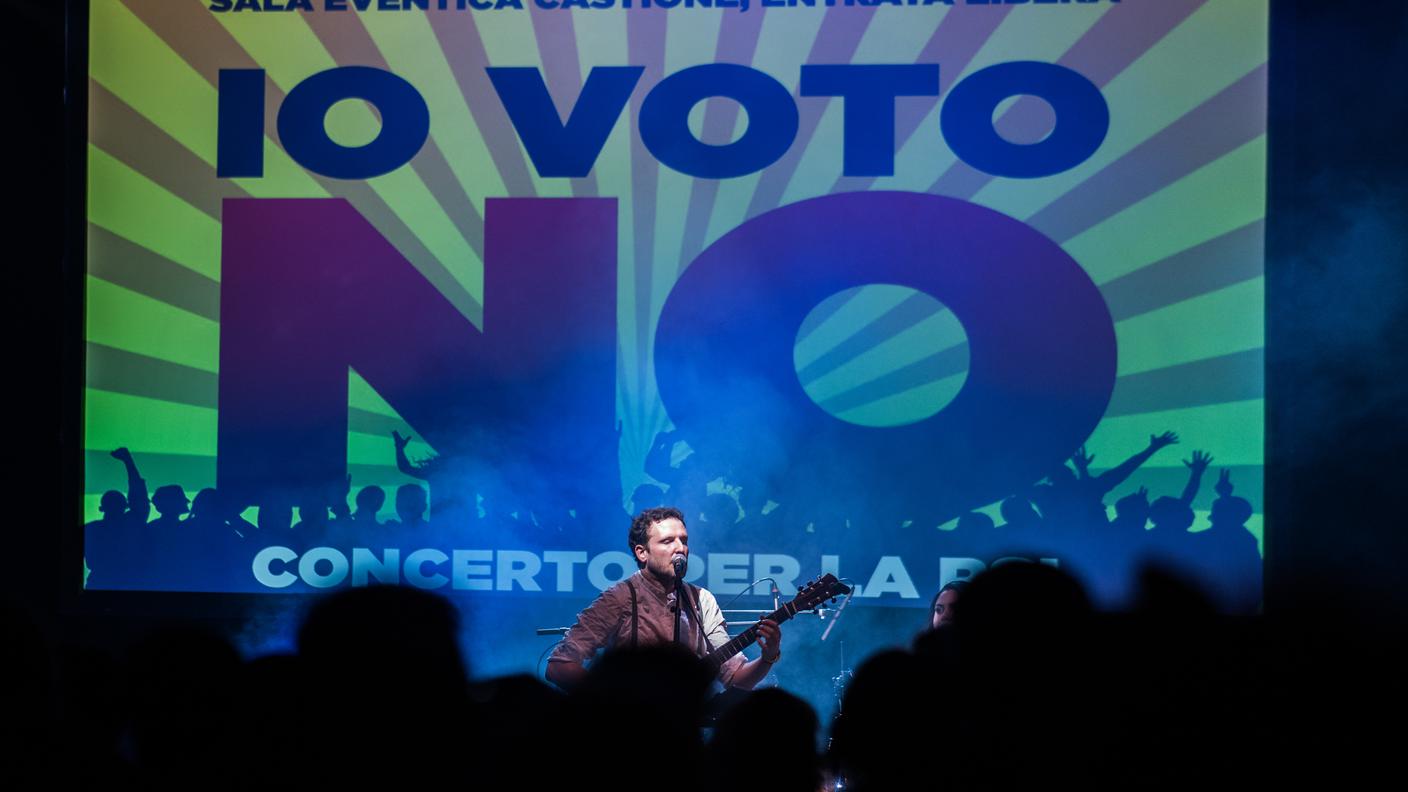 Concerto "Io voto no" con Elias Bertini