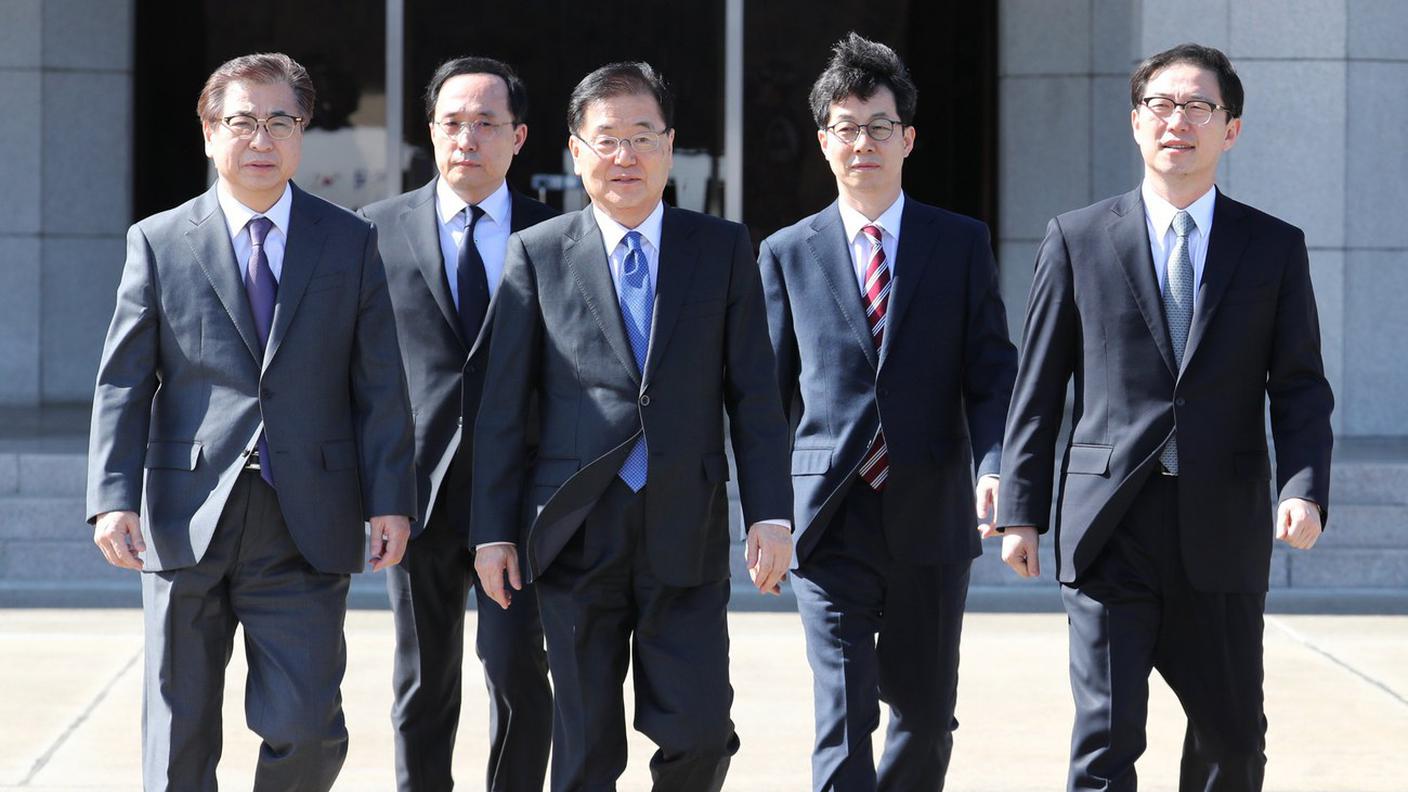 Al centro il consigliere sudcoreano per la sicurezza Chun Eui-yong