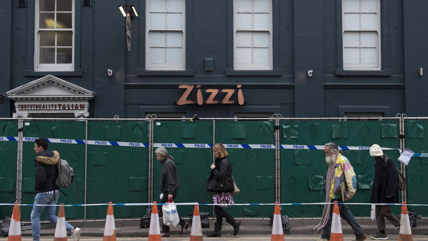 L'entrata sbarrata del ristorante Zizzi a Salisbury, dove avvennero i fatti
