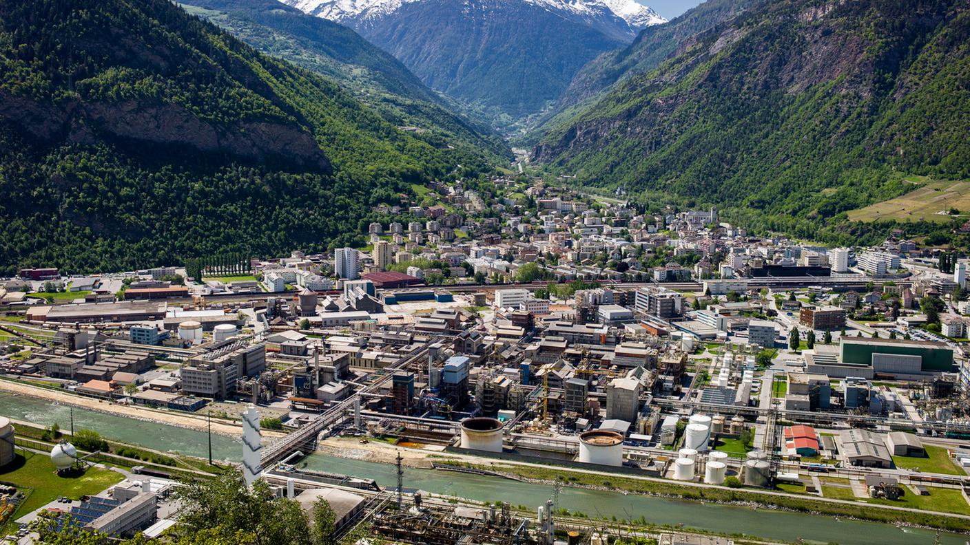 In primo piano gli stabilimenti di Visp