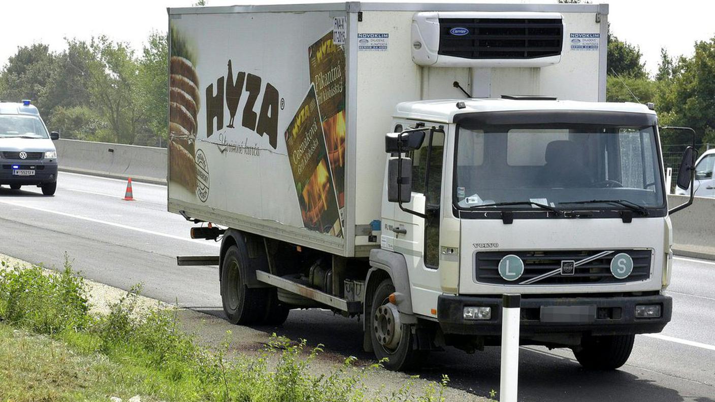 Il camion trasformatosi in una bara