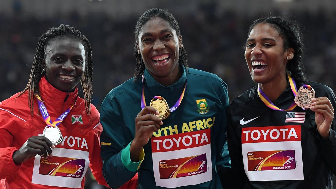Il podio degli ultimi Mondiali di Londra: Caster Semenya con Francine Niyonsaba e Ajee Wilson 