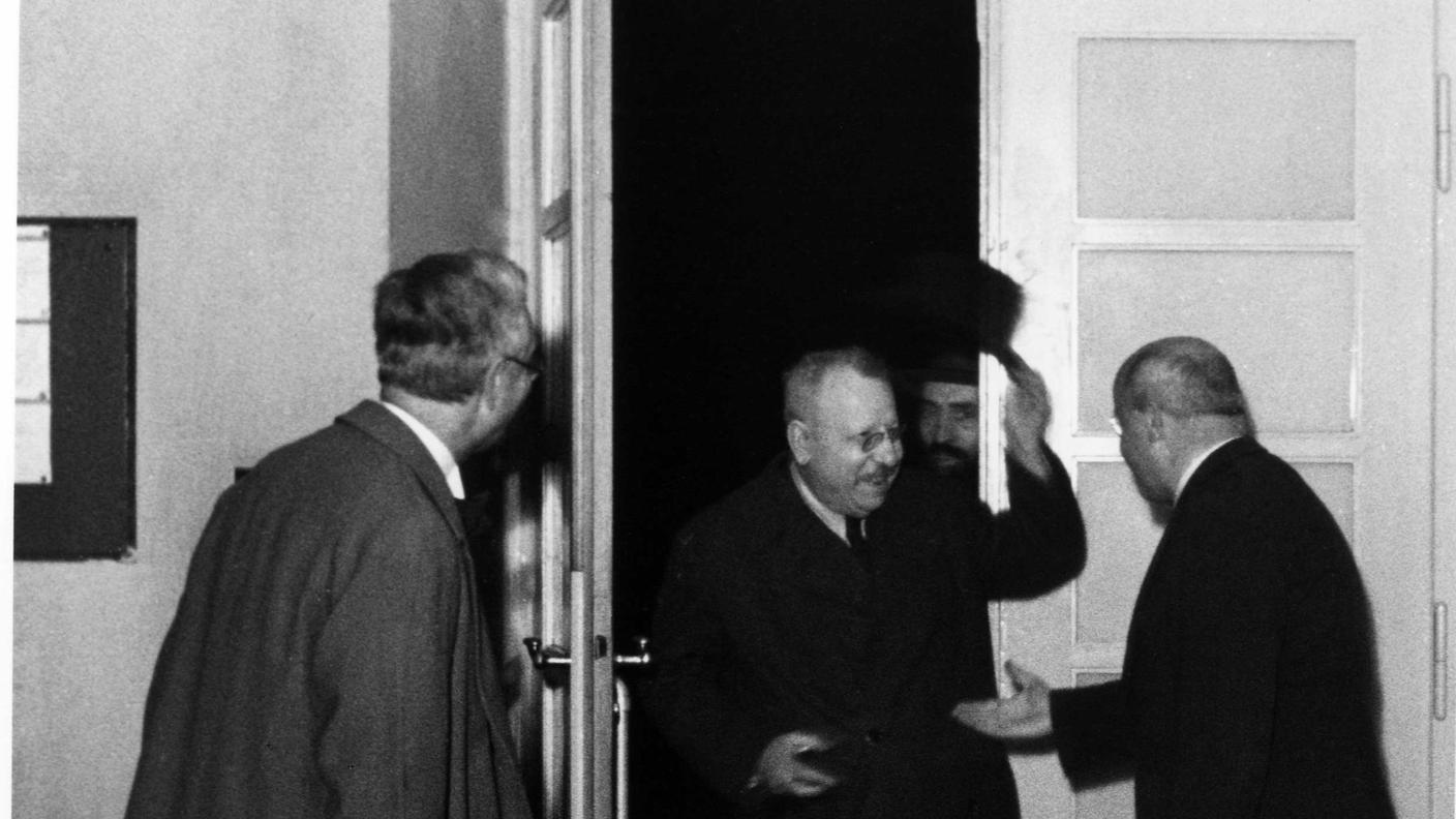 Benedetto Croce accolto negli studio della RSI (1936)