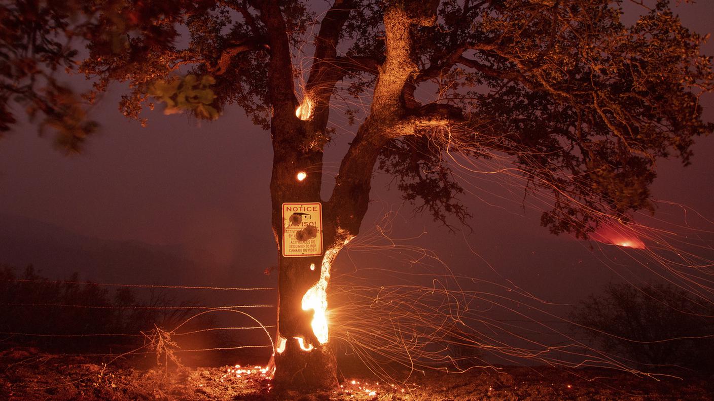 Tra i peggiori incendi della storia californiana