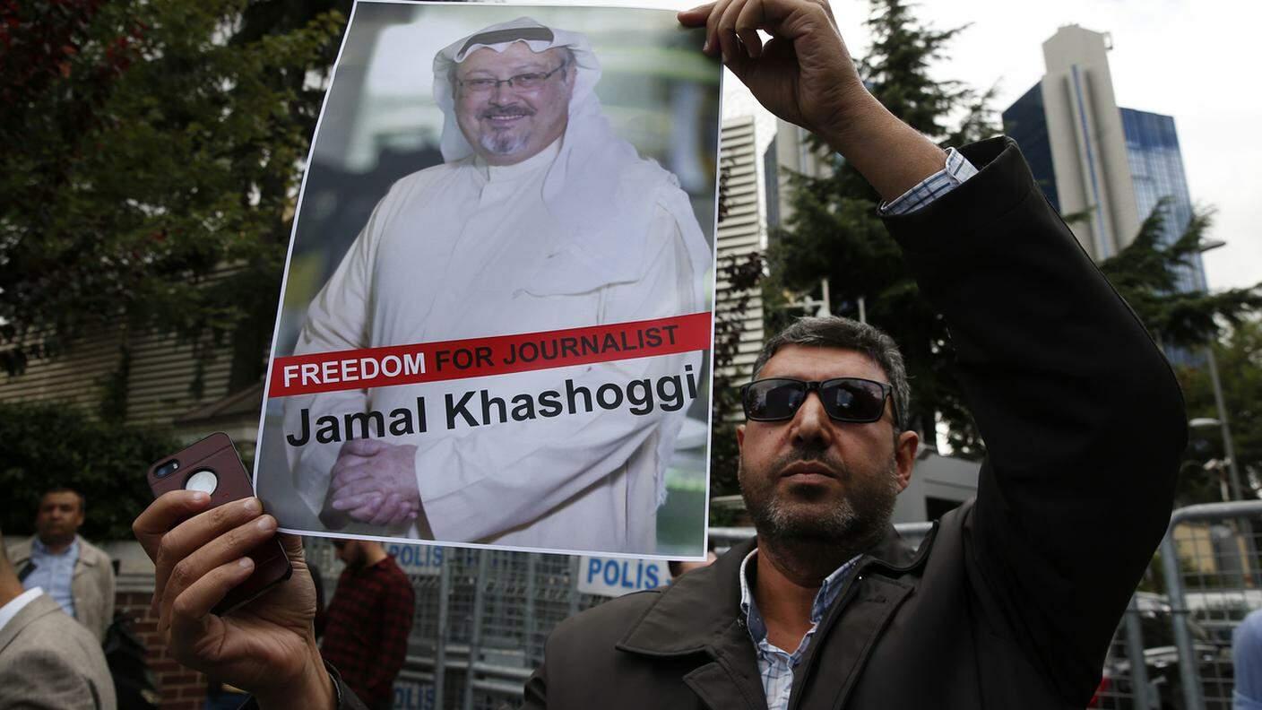 Davanti al consolato saudita a Istanbul: "Non ce ne andemo senza Khashoggi!"