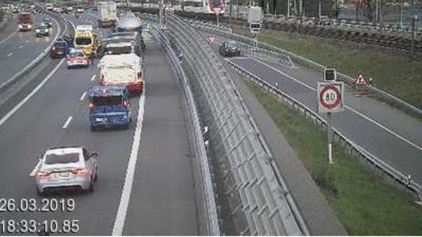 L'incidente ha causato forti disagi alla circolazione