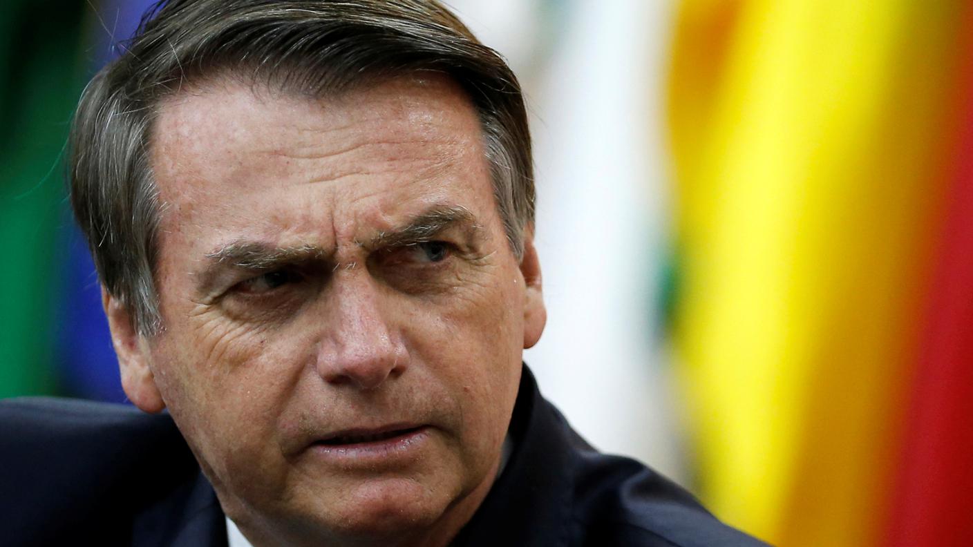 Jair Bolsonaro contro tutti e adesso pure i vaccini sono nel mirino