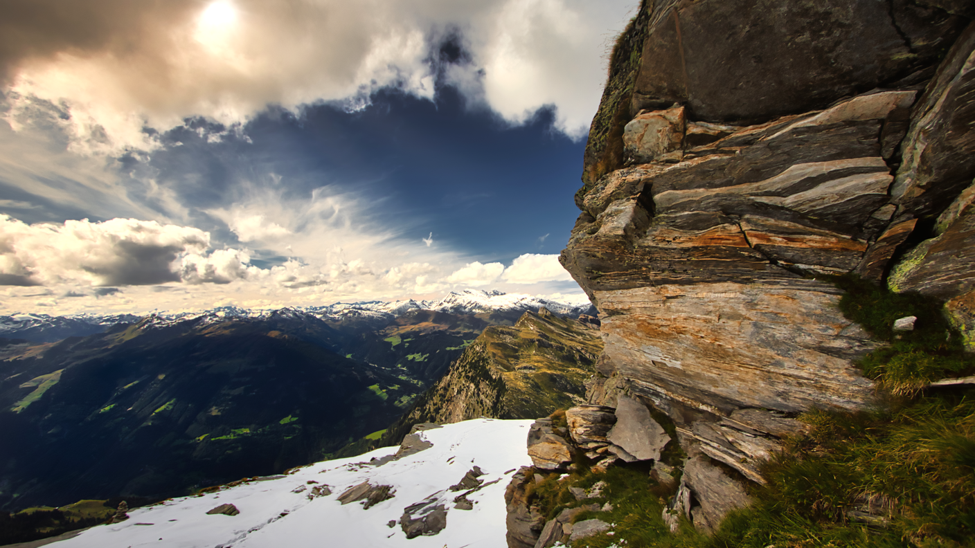 A fine giornata, dai profili della Valle di Blenio sino alle cime più alte del Ticino