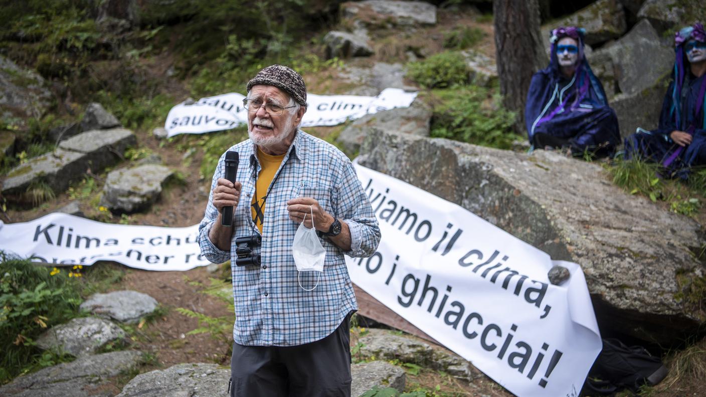 Il premio Nobel vodese per la chimica Jacques Dubochet, intervenuto ai piedi del Trient