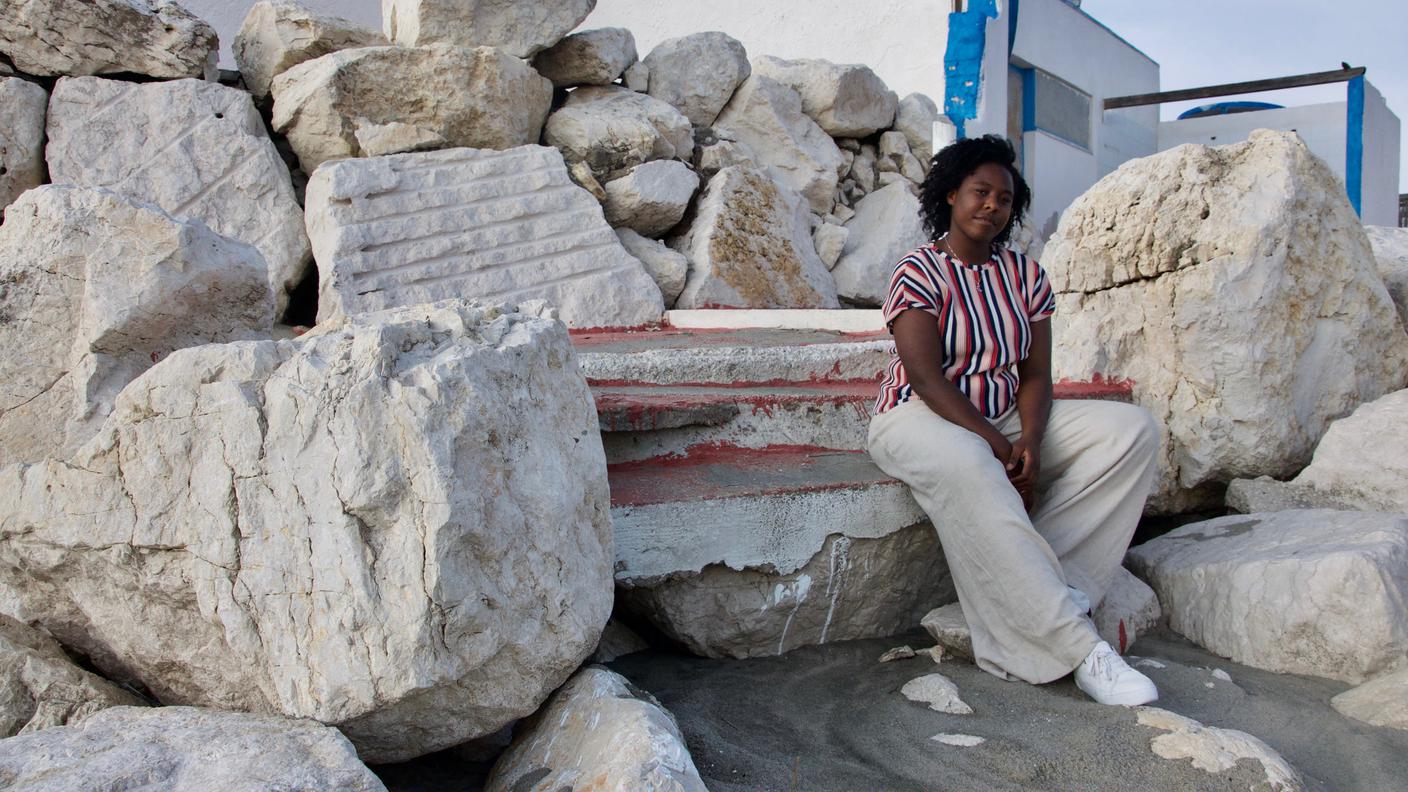 Abimbola Tola Bello Durojaiye, 19 anni, nata in Italia. Ha ottenuto la cittadinanza lo scorso anno. Rispetto alla sorella Lola, Abimbola ha dovuto aspettare molto meno tempo per vedersi riconosciuto il diritto alla cittadinanza. «Ma italiana – dice – lo sono sempre stata»