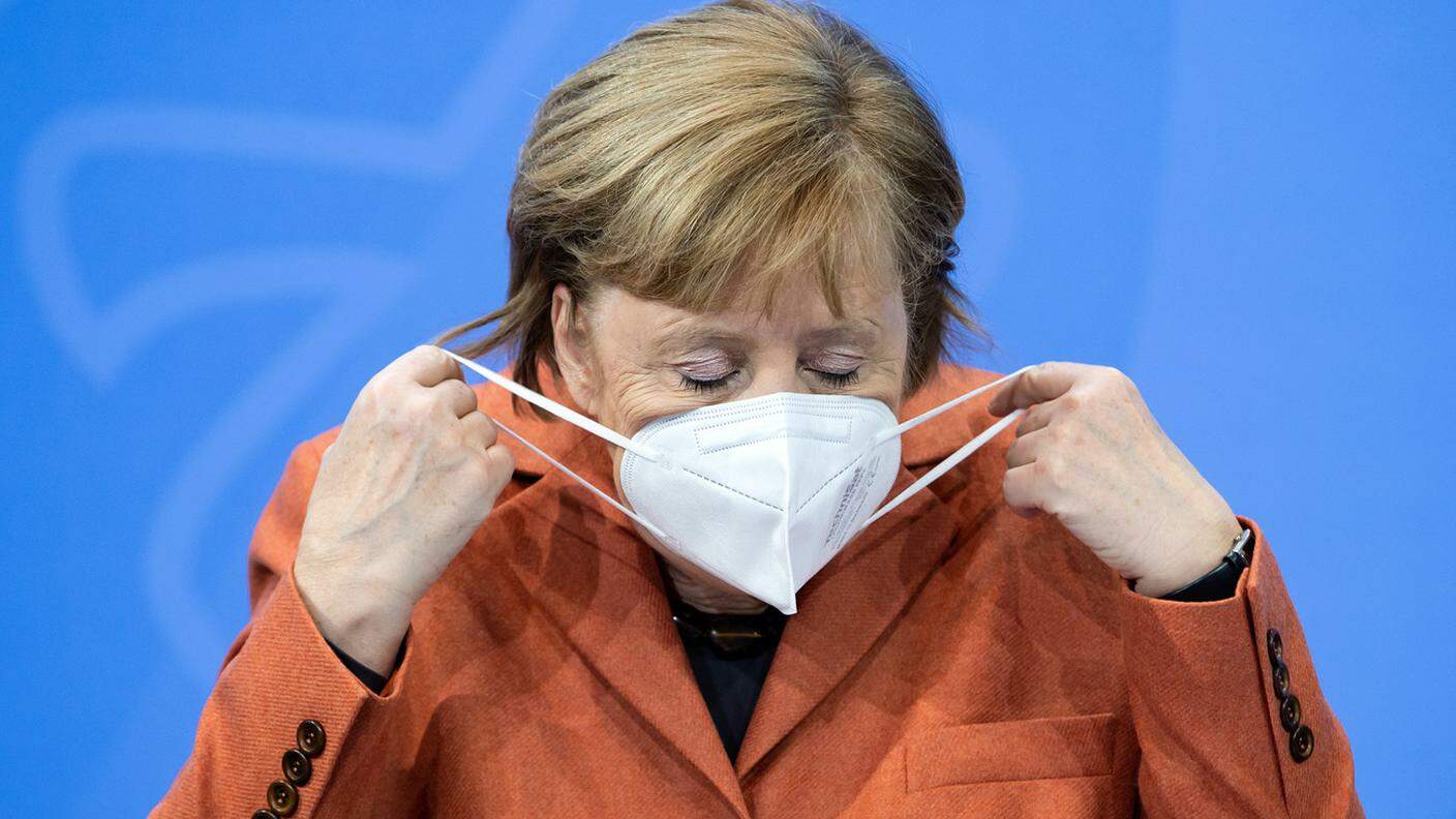 Angela Merkel: "il lockdown parziale non è sufficiente"