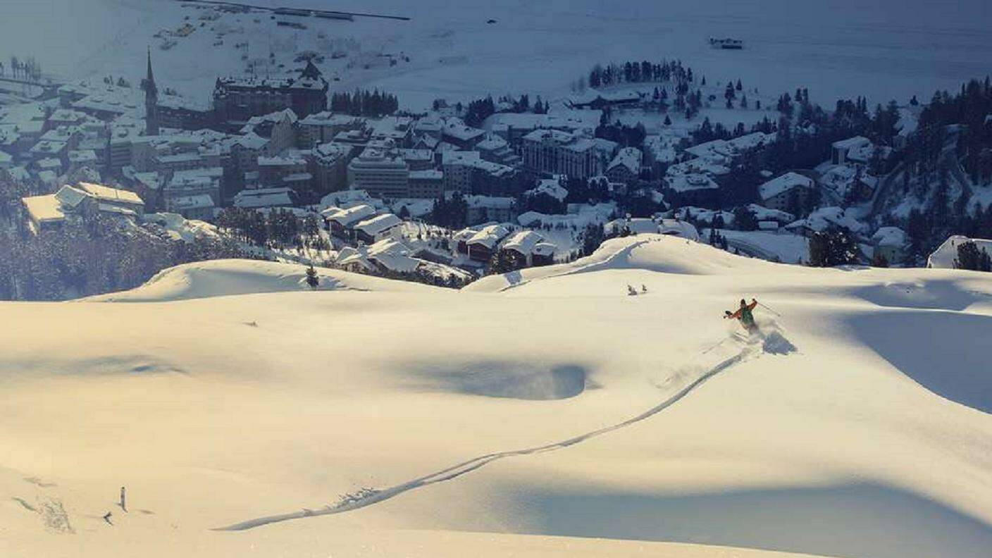 Le autorità di St. Moritz hanno chiuso scuole e corsi di sci subito