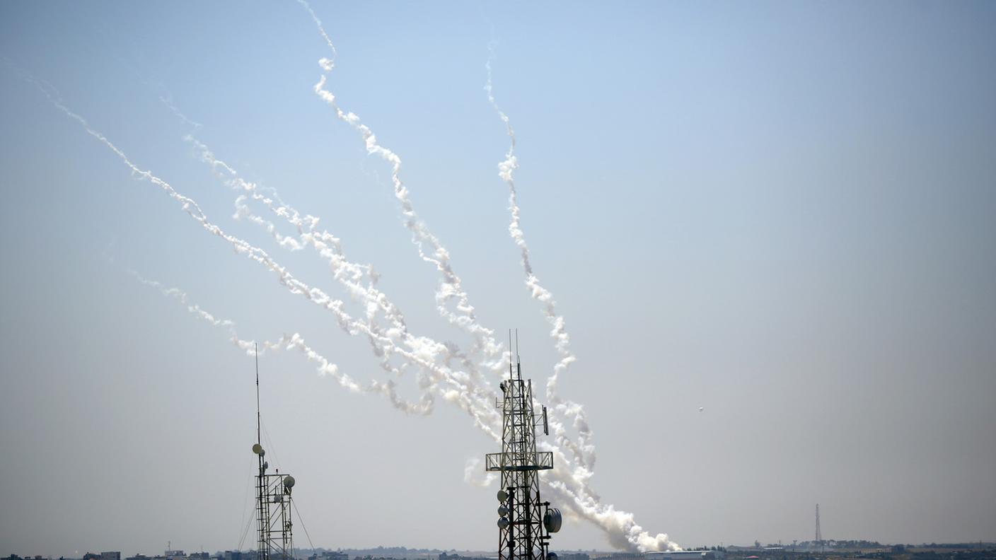 Lancio di razzi dalla Striscia di Gaza verso Israele il 13 maggio