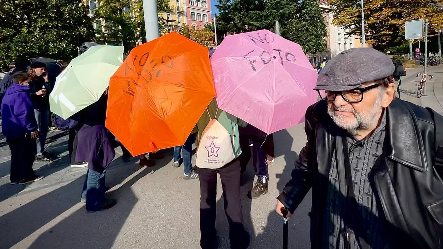 "No video, no foto": manifestazione chiusa alla stampa