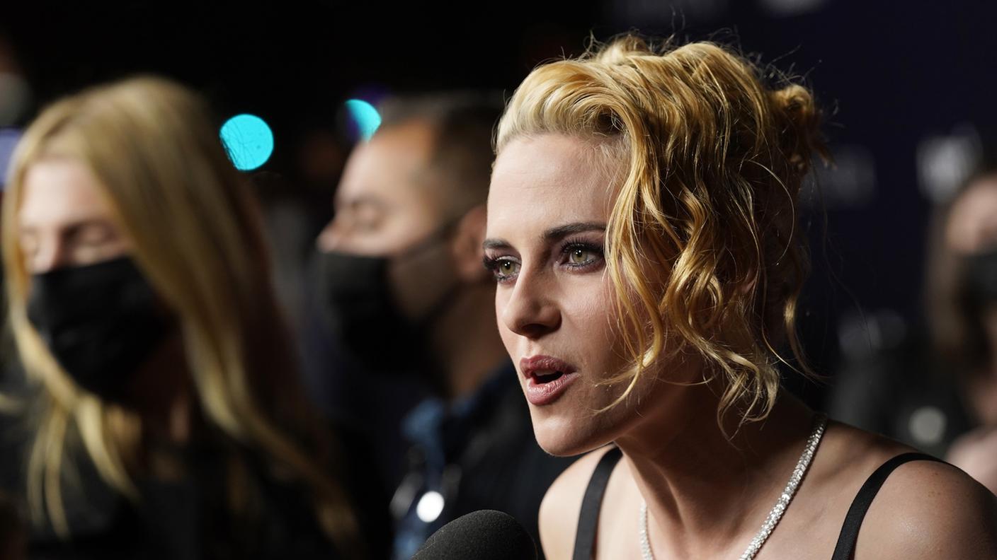 Kristen Stewart alla prima del film su Diana