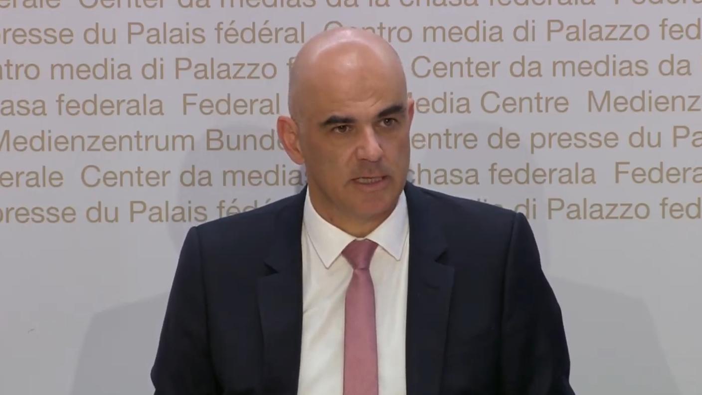 Alain Berset in conferenza stampa a Berna