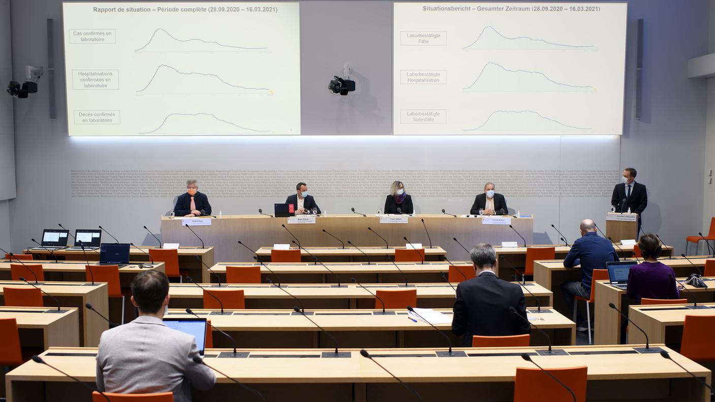 Gli esperti dell'UFSP oggi a Berna