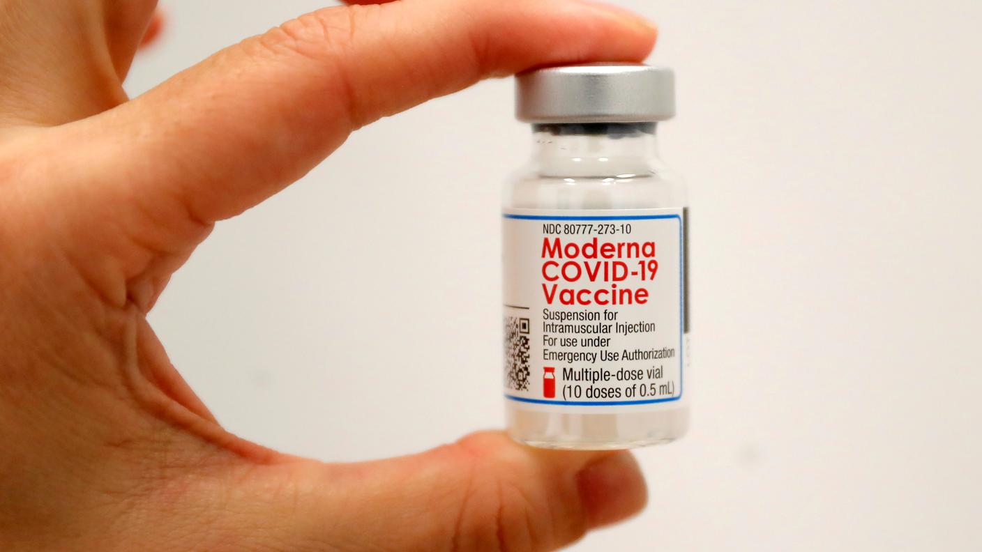 2021-04-15T211739Z_662200348_RC2LWM9DMDB9_RTRMADP_3_HEALTH-CORONAVIRUS-VACCINES-MRNA.JPG