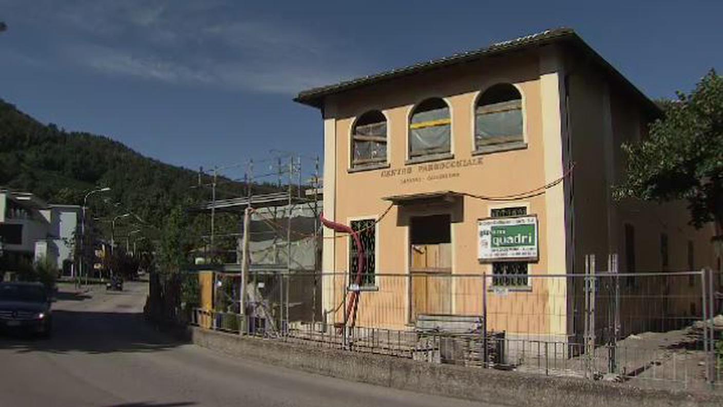 Centro parrocchiale Lamone - Cadempino.jpg