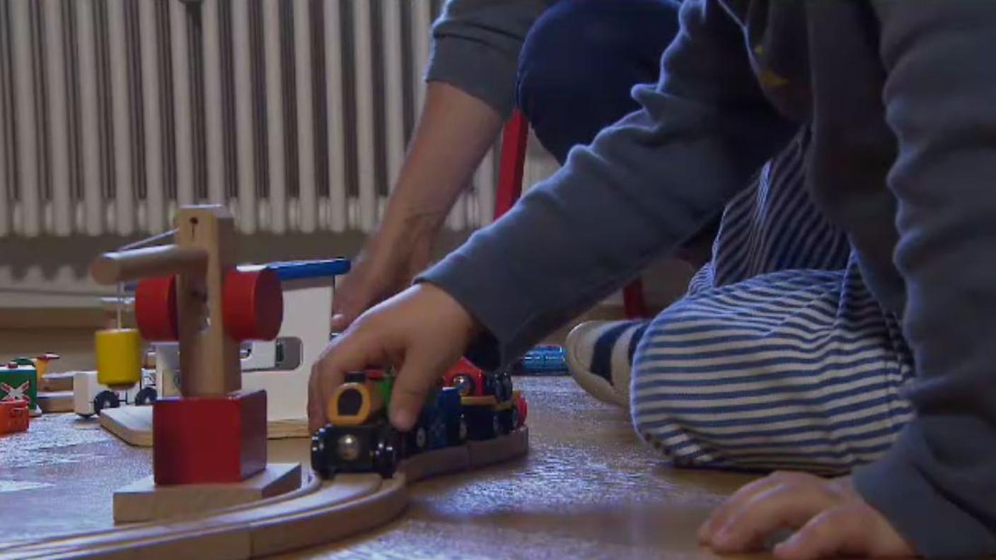 bambino trenino.JPG