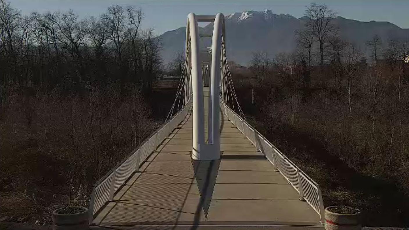 ponte ciclabile metallo.JPG