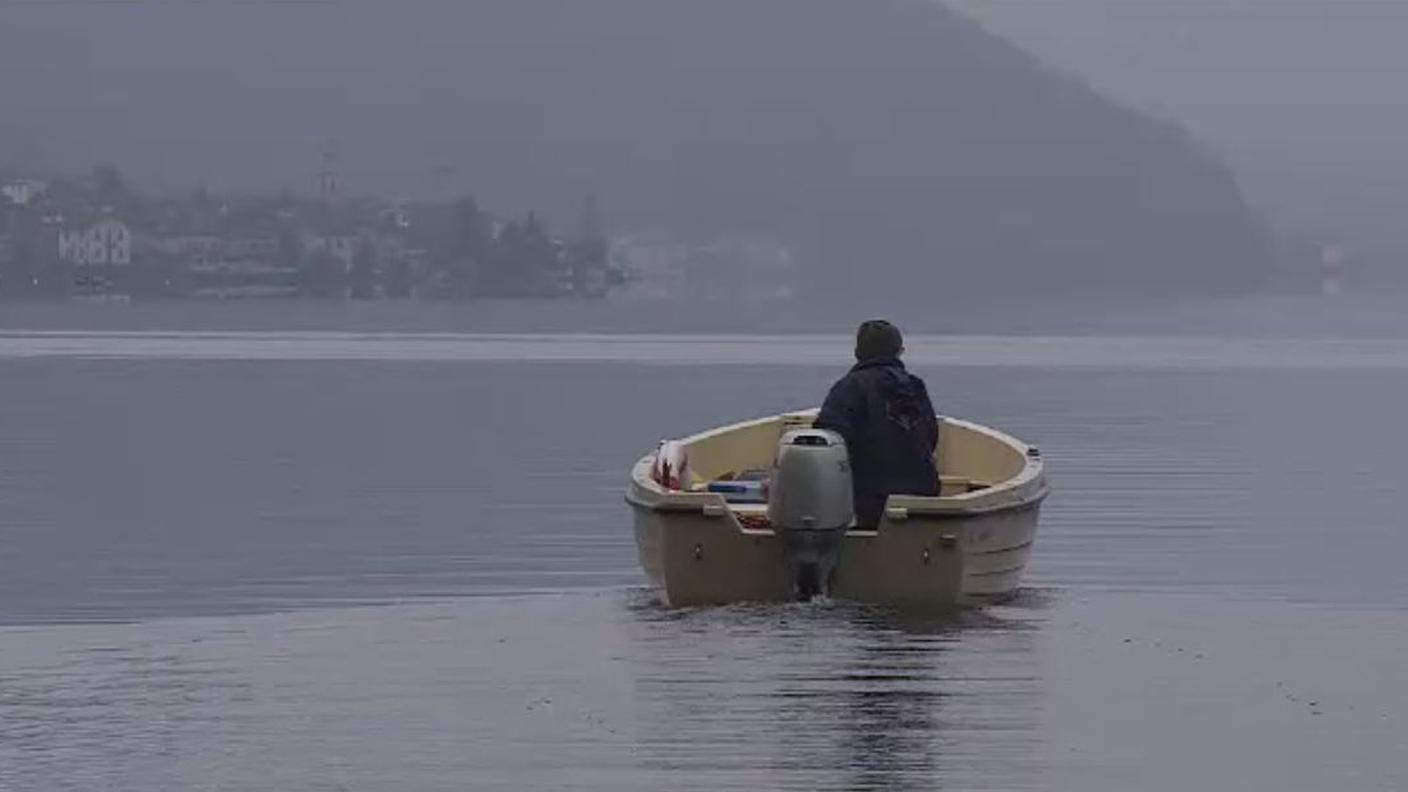 pescatore in barca.JPG