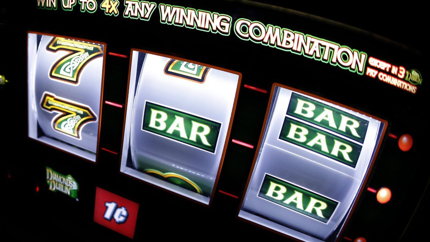 slot machine.jpg