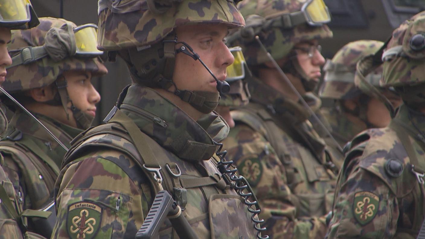  MILITARI.JPG