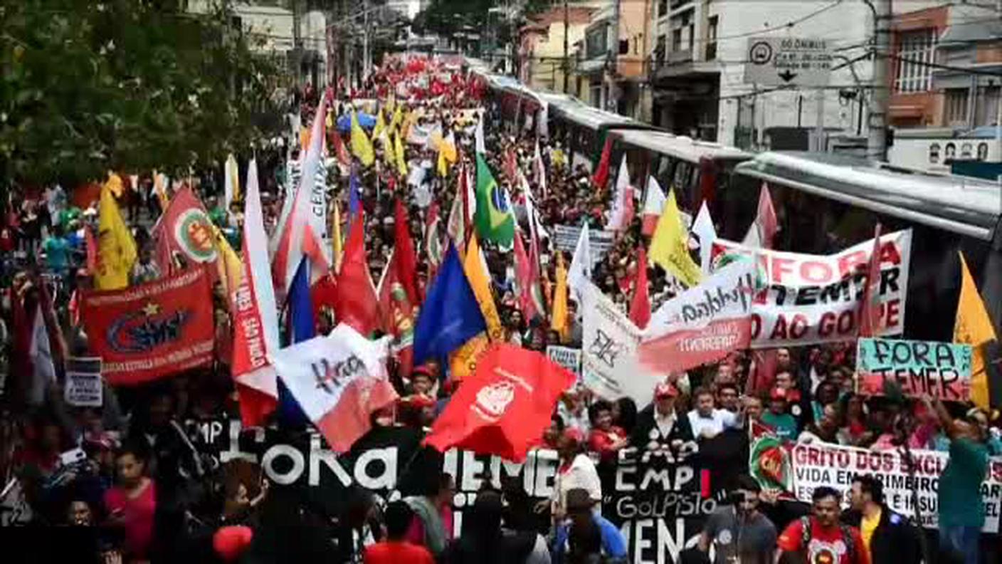 08.09.2016: Contestato Temer