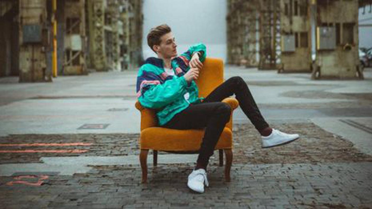 Nickless-465x262.jpg