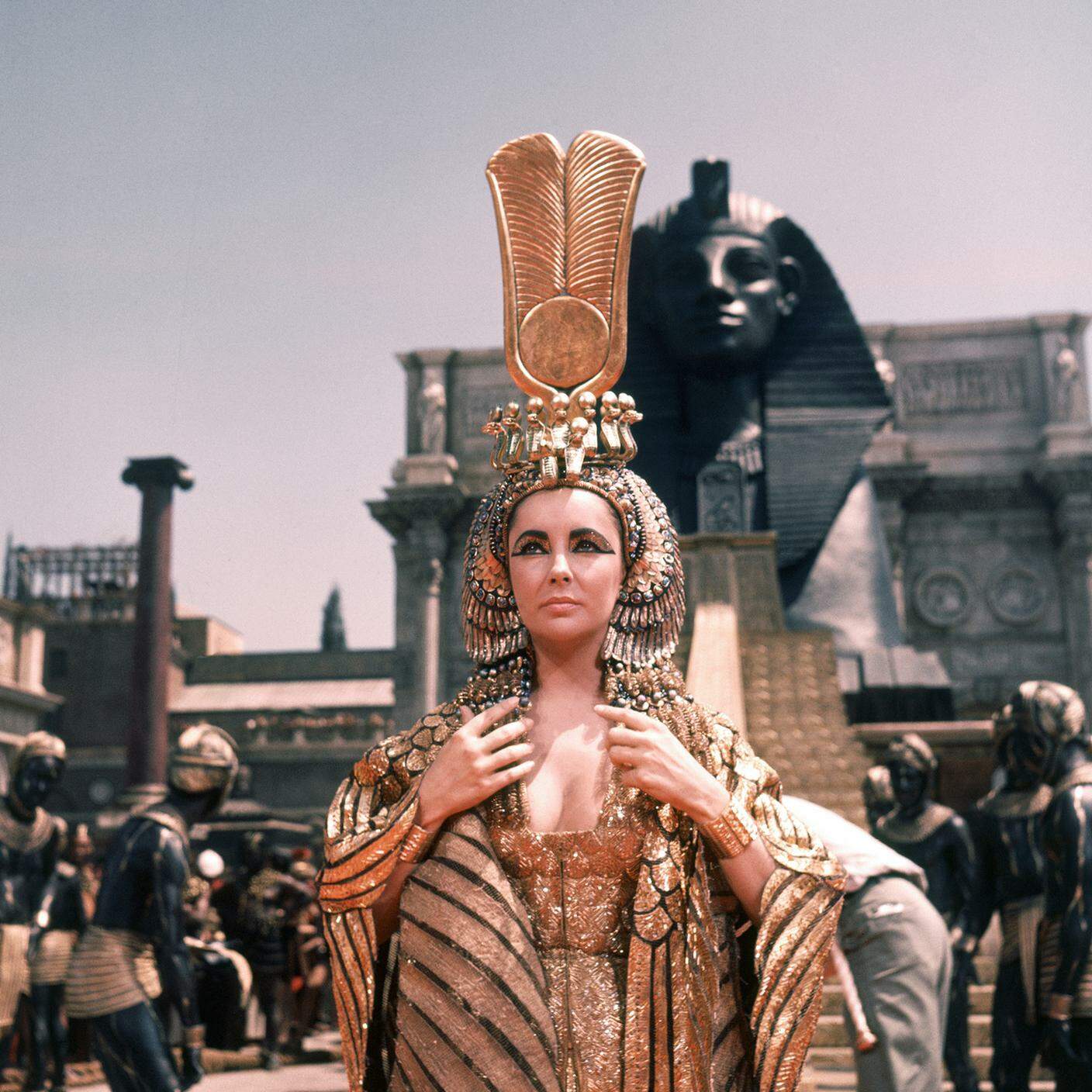 Elizabeth Taylor durante le riprese del film "Cleopatra" (1963)