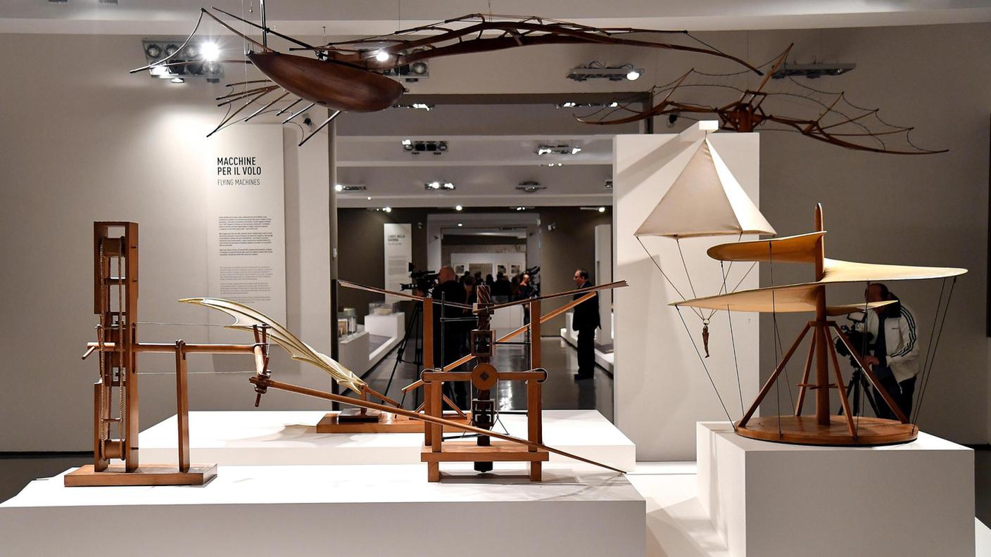 Alcuni modelli in legno ispirati ai disegni di Leonardo Da Vinci  esposti nella mostra "Leonardo da Vinci. La Scienza prima della scienza"